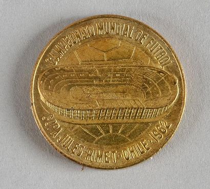 null Médaille commémorative de la Coupe du Monde 1962 au Chili. En bronze doré. Diamètre...