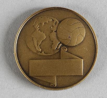 null Médaille commémorative de la Coupe du Monde 1962 au Chili. En bronze. Diamètre...