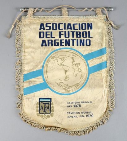 null Fanion de l'Association de Football Argentin avec les signatures des joueurs...