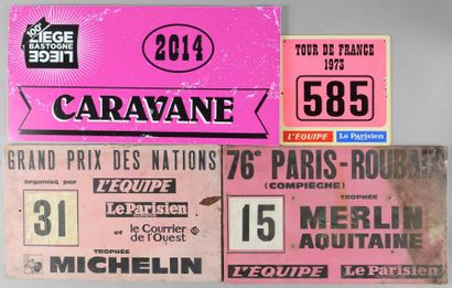 null Lot de 4 plaques voiture. Tour de France, Paris-Roubaix, grand Prix des Nations...