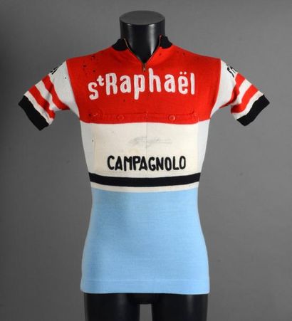 Maillot porté par Jacques Anquetil avec l'équipe...