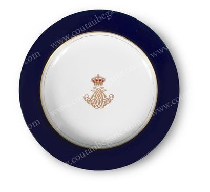 ADOLPHE, grand-duc de Luxembourg (1817-1905) Assiette en porcelaine dure, à décor...