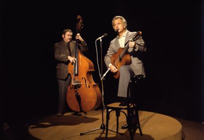 null Georges Brassens et Pierre Nicolas. Studios. 1964. Photographie de Roger Picard....