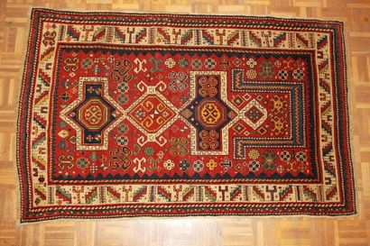 null Original KAZAK, fin 19ème siècle, (Caucase) Très original décor - Tapis forme...