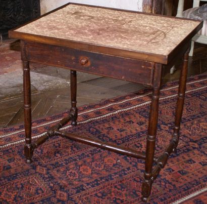 null Petite table «Louis XIII », piètement tourné, entretoise fuselée, ouvrant à...