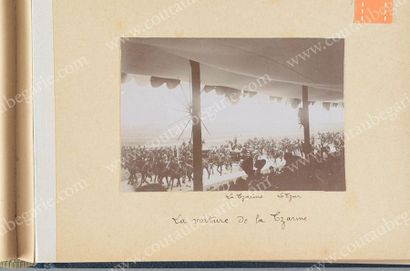 null VISITE DE NICOLAS II EN FRANCE - 1901. Petit album contenant 30 photographies...