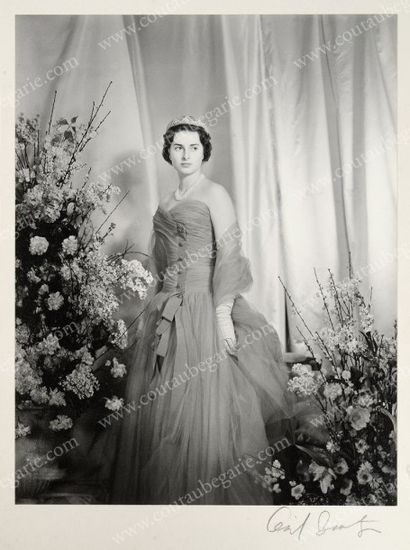 BEATON Cecil (1904-1980) Portrait photographique représentant la princesse Elisabeth...