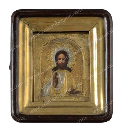 null CHRIST PANTOCRATOR. Tempera sur bois, conservée sous riza en métal doré, dans...