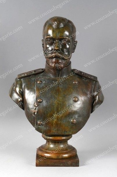VERFEL K.F Buste de l'empereur Nicolas II de Russie. Bronze à patine verte reposant...