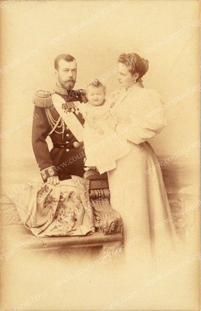 null NICOLAS II, empereur de Russie. Portrait photographique signé Serge Levitsky...