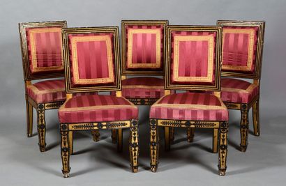 null Suite de cinq chaises en bois doré et rechampis noir, dossier rectangulaire...