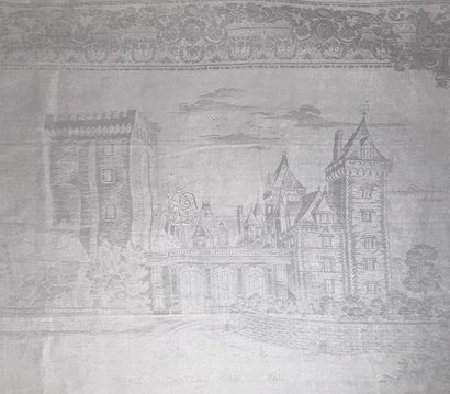 null Le Château de Pau, service de table en damas de lin, époque Louis-Philippe....