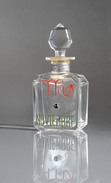 L.LEGRAND «Novembre» - (années 1920) Rare flacon en cristal incolore pressé moulé...
