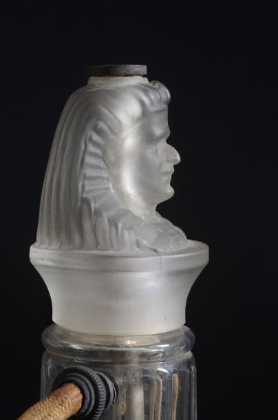 Bichara Malhamé - (années 1920) Rarissime flacon-narguilé en cristal incolore pressé...