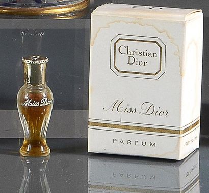CHRISTIAN DIOR «Miss Dior» - (1947) Présenté dans son étui carton titré, diminutif...