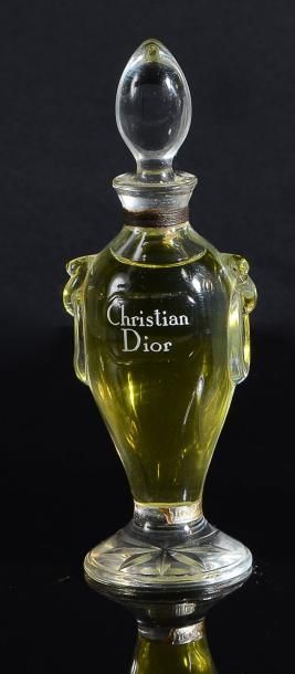 CHRISTIAN DIOR «Miss Dior» - (1947) Deux flacons amphores sur piedouche étoilé en...