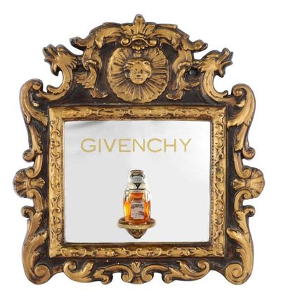 GIVENCHY «l'Interdit» - (1957) Dans le pur style Louis XIV, miroir publicitaire en...
