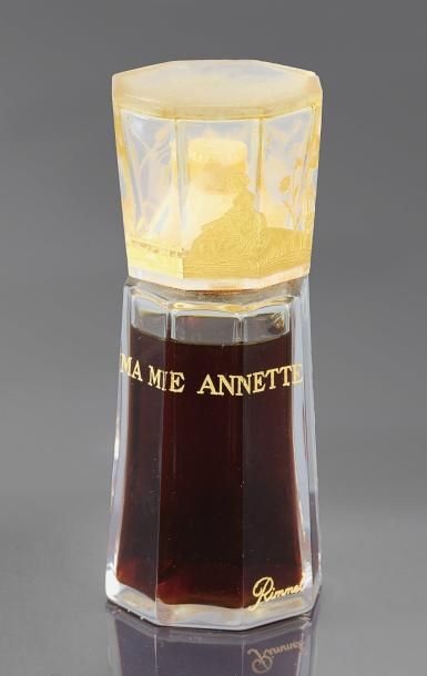 Eugène Rimmel «Ma Mie Annette» - (années 1910) Flacon en cristal incolore pressé...