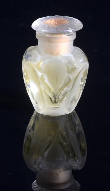 Louis Toussaint Piver «Scarabée» - (années 1920) Rarissime flacon diminutif en verre...