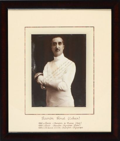 null Photo en buste du champion Olympique (1900-1904) et champion de France (1900)...