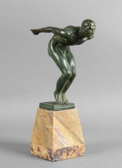 null Sculpture en bronze. «Au Départ» signée édouard Fraisse (1880-1956). Circa 1920....