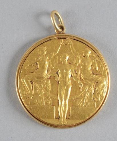 1912. Stockholm Médaille d'or officielle des Vainqueurs. Design Mackennal et Lindberg....