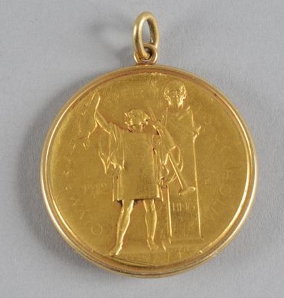 1912. Stockholm Médaille d'or officielle des Vainqueurs. Design Mackennal et Lindberg....