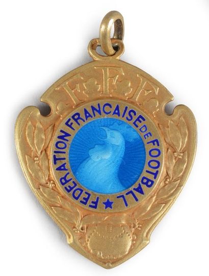 null Rare médaille de vainqueur de la Coupe de France 1949 remportée par le R.C....