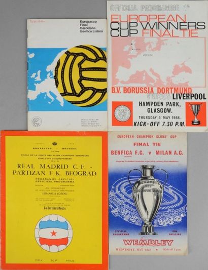 null Lot de 4 programmes officiels des finales de la Coupe des Clubs Champions Européens....