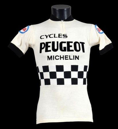 null Maillot de l'équipe Peugeot-Esso porté par Régis Ovion entre 1976 et 1979. Champion...