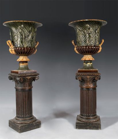 null Importante paire de vases Médicis en faïence polychrome brune, verte et jaune,...