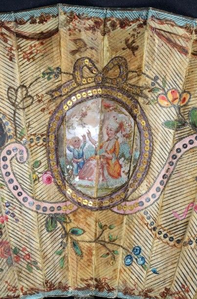 null Effet miroir, vers 1770-1780 Eventail plié, feuille en soie peinte à la gouache,...