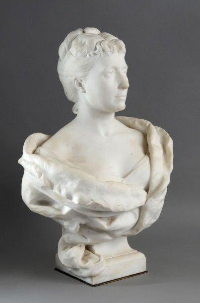 Henri Allouard (1844-1929) v
Portrait d'une femme de qualité.
Buste en marbre blanc...