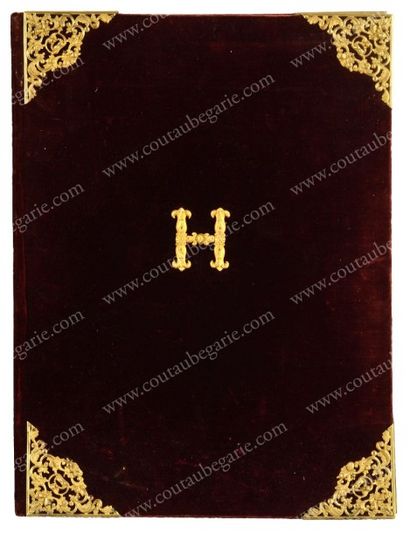 HENRI, COMTE DE CHAMBORD (1820-1883) 
Sous-main en velours de soie couleur bordeaux,...
