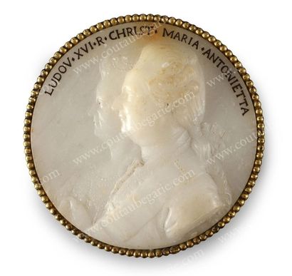 null LOUIS XVI, roi de France et MARIE-ANTOINETTE, reine de France. 
Grand médaillon...