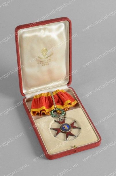 [VATICAN] 
Croix de l'Ordre de Saint-Grégoire-le-Grand, Modèle commandeur, conservée...