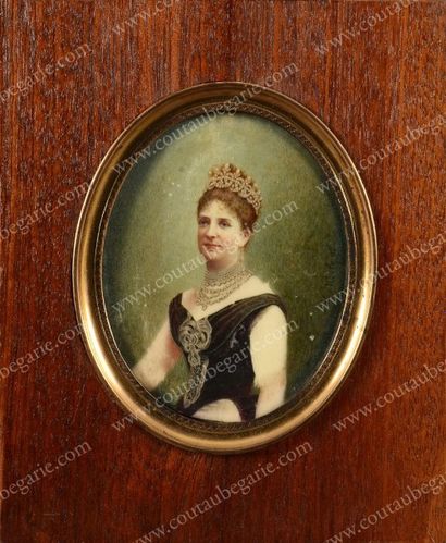 NICOLO Albert 
Portrait de la reine Marguerite de Savoie (1851-1926).
Miniature sur...