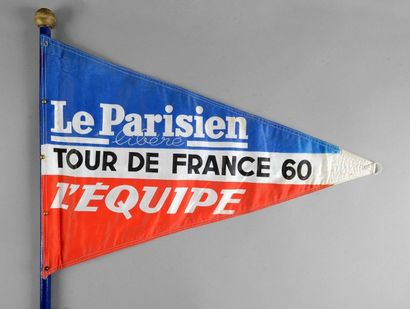 null Fanion officiel de voiture sur le Tour de France 1960 ayant vu la victoire de...