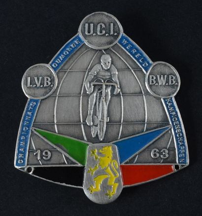 null Ensemble de 3 badges officiels des Championnats du Monde de cyclisme sur route...