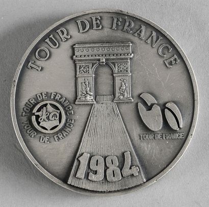 null Médaille commémorative du Tour de France 1984 remporté par Laurent Fignon. Diamètre...