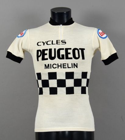 null Maillot de l'équipe Peugeot-Esso-Michelin porté par Raymond Delisle (1943-2013)...
