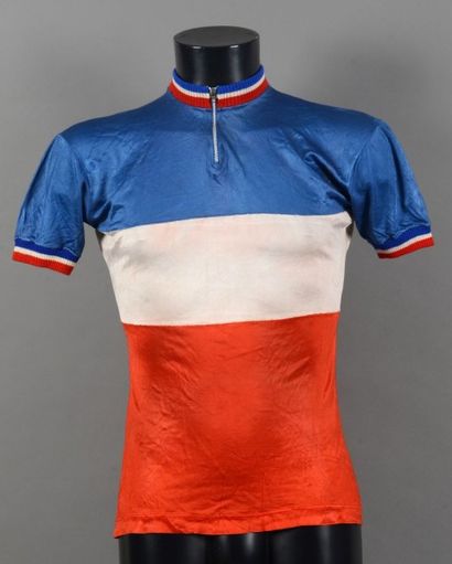 null Maillot en soie de champion de France de poursuite porté par Jacques Anquetil....