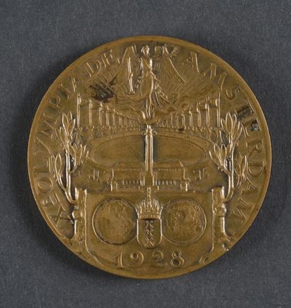 null 1928. Amsterdam. Médaille officielle de participant. Graveur Wienecke. En bronze....