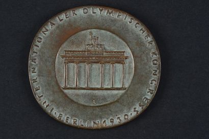 null 1930. Berlin. Médaille officielle du IXe congrès du CIO, ce congrès donna à...