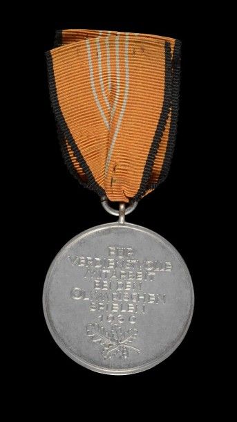 null 1936. Berlin. Médaille du mérite allemande pour la XIe Olympiade d'été. Avec...