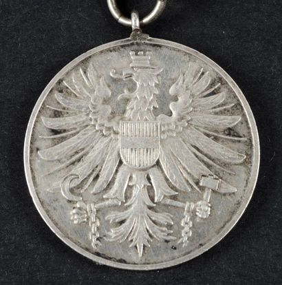 null 1964. Innsbruck. Médaille du Mérite Olympique des IXe Jeux d'Hiver. En argent...