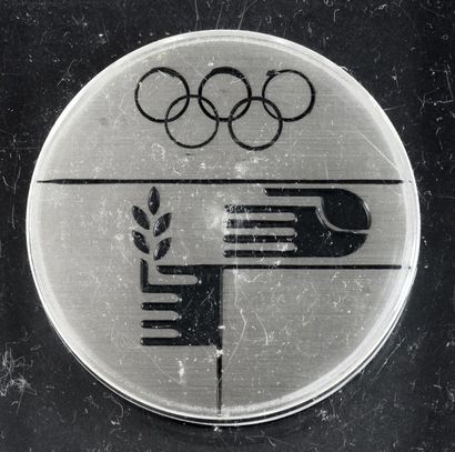 null 1972. Munich. Médaille de participant. En acier par F. König. Diamètre 49 mm....