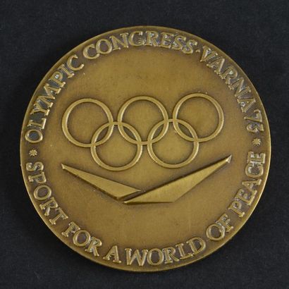 null 1973. Varna. Médaille commémorative de la 74e session du C.I.O. en Bulgarie....