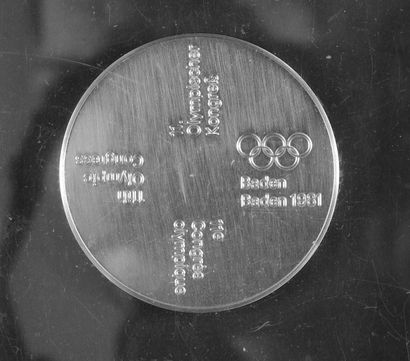 null 1981. Baden-Baden. Médaille du 11e Congrès Olympique. Diamètre 54 mm. 11è Congres...