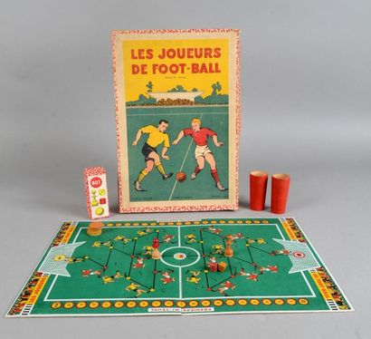 null Jeu de plateau. «Les joueurs de football». Vers 1950. Complet et dans sa boîte...